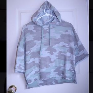 Camouflage hooded short sleeve